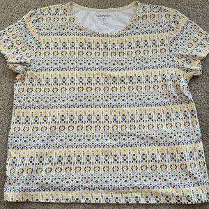 💜 3 for $10 Croft & Barrow Yellow and Gray Patterned Short Sleeve Tee